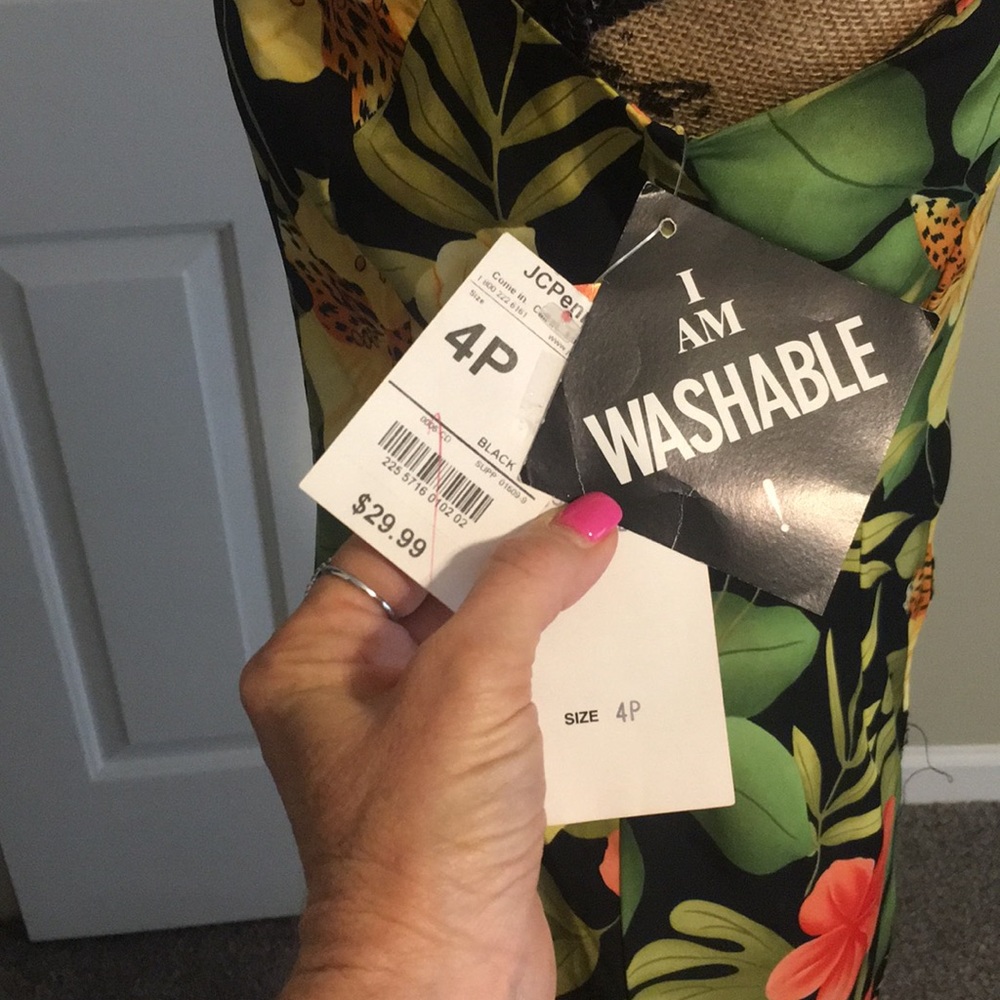 NWT Beautiful Hawaiian style dress 4P - Picture 4 of 8